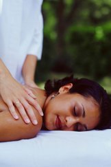 Holistische massage, energetische massage en bindweefselmassage lichaam.